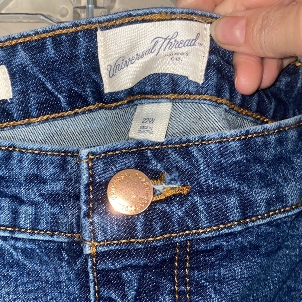 Universal Thread Vintage midi jean shorts. - Picture 2 of 5